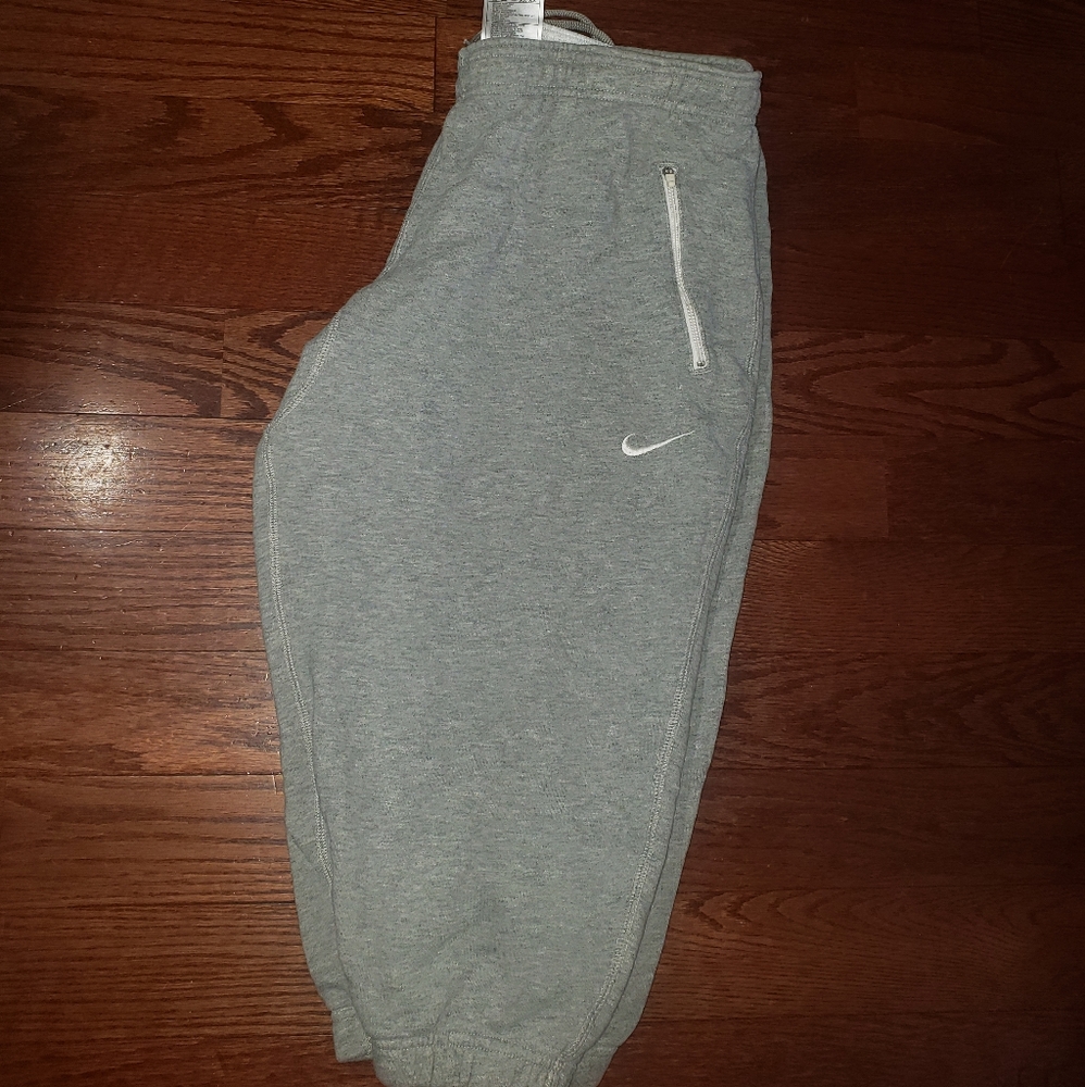 Nike cropped  sweat pants